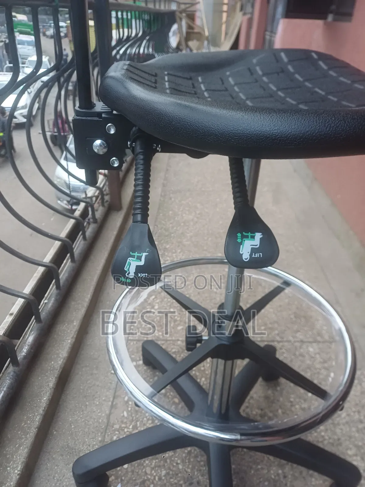 Lab Stool With Wheels
