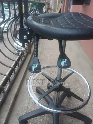 Lab Stool With Wheels