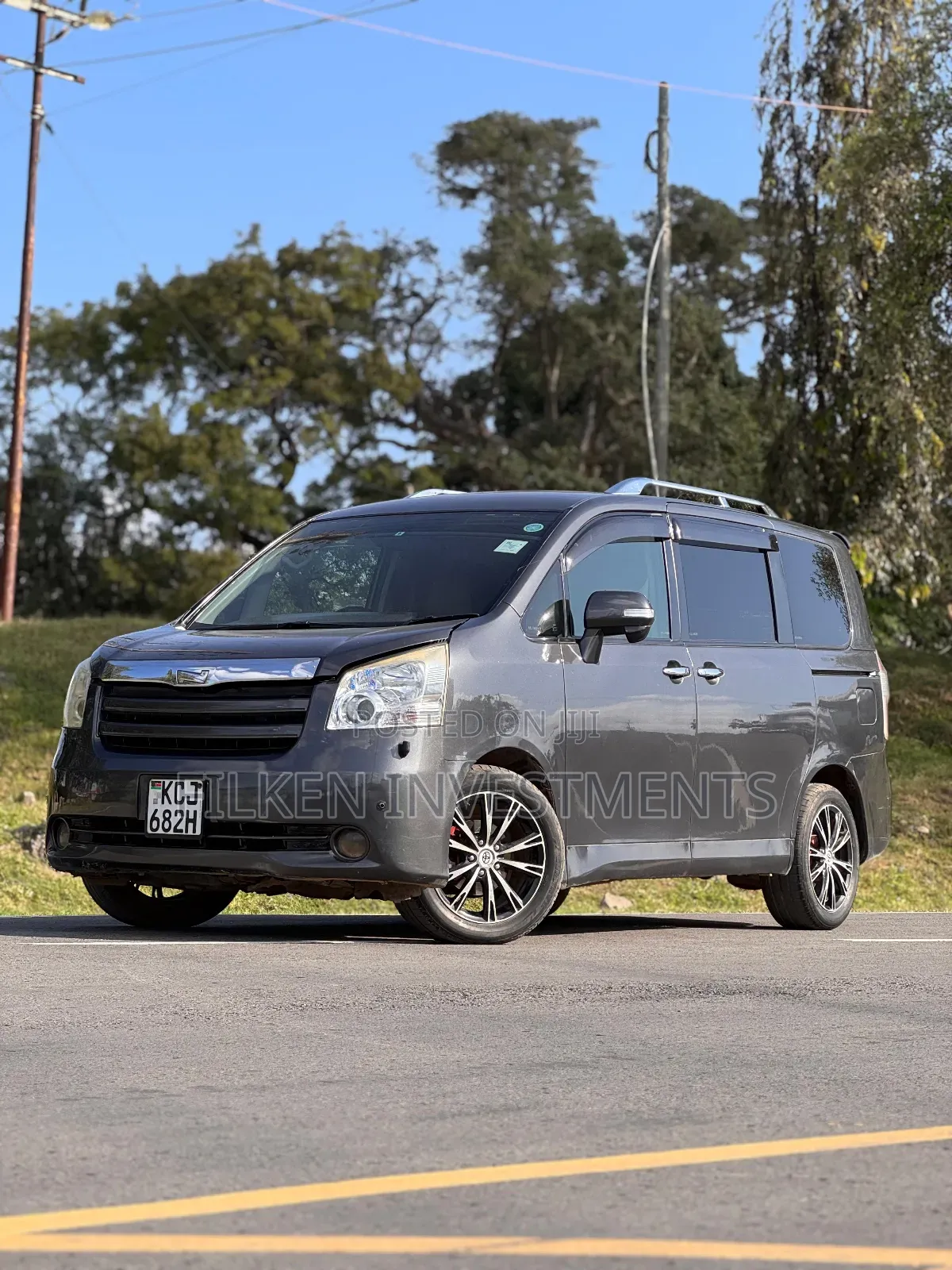 Toyota Voxy 2011 Grey