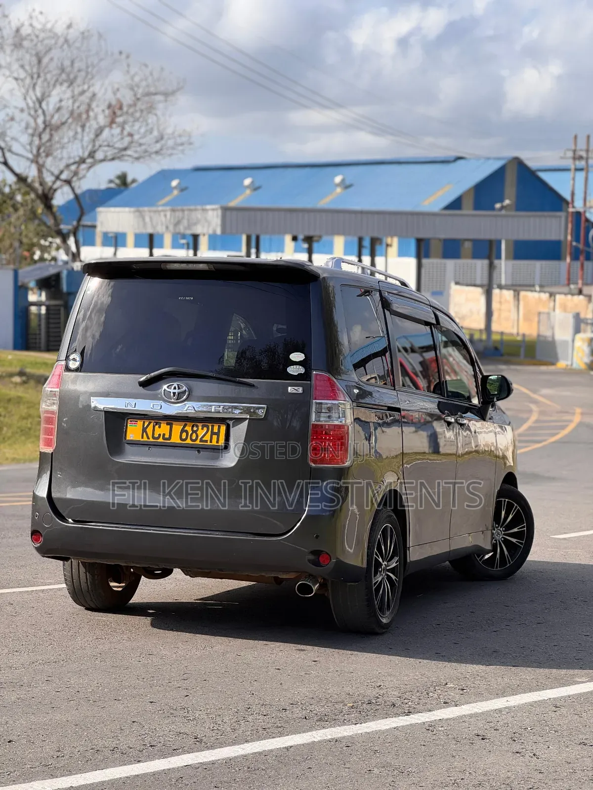 Toyota Voxy 2011 Grey