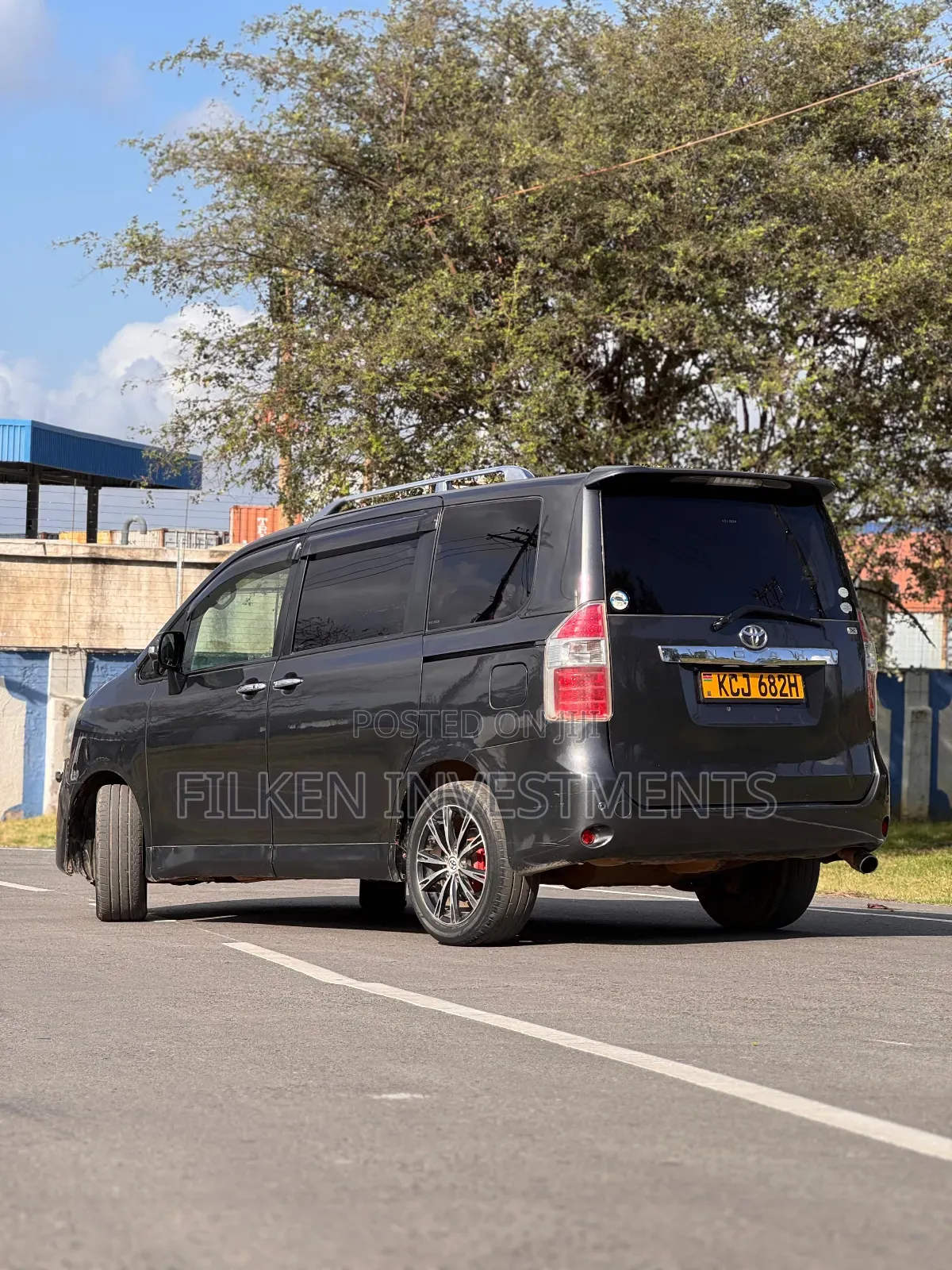 Toyota Voxy 2011 Grey