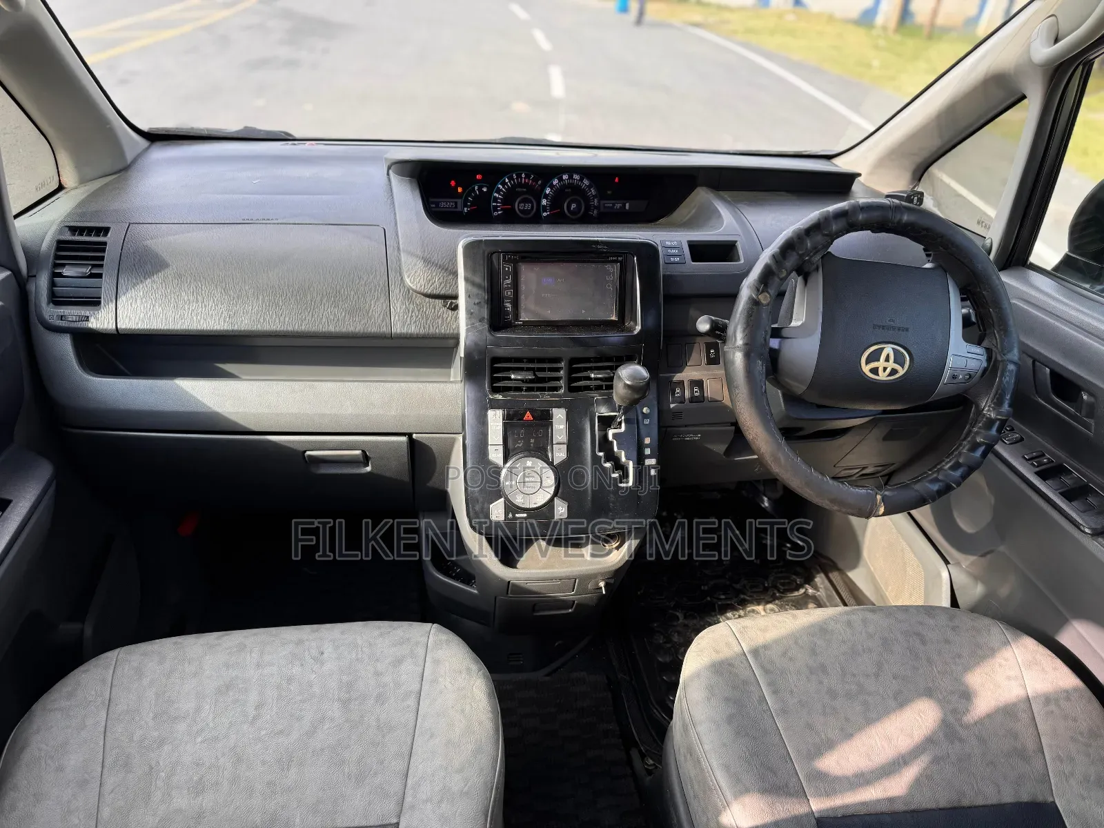 Toyota Voxy 2011 Grey