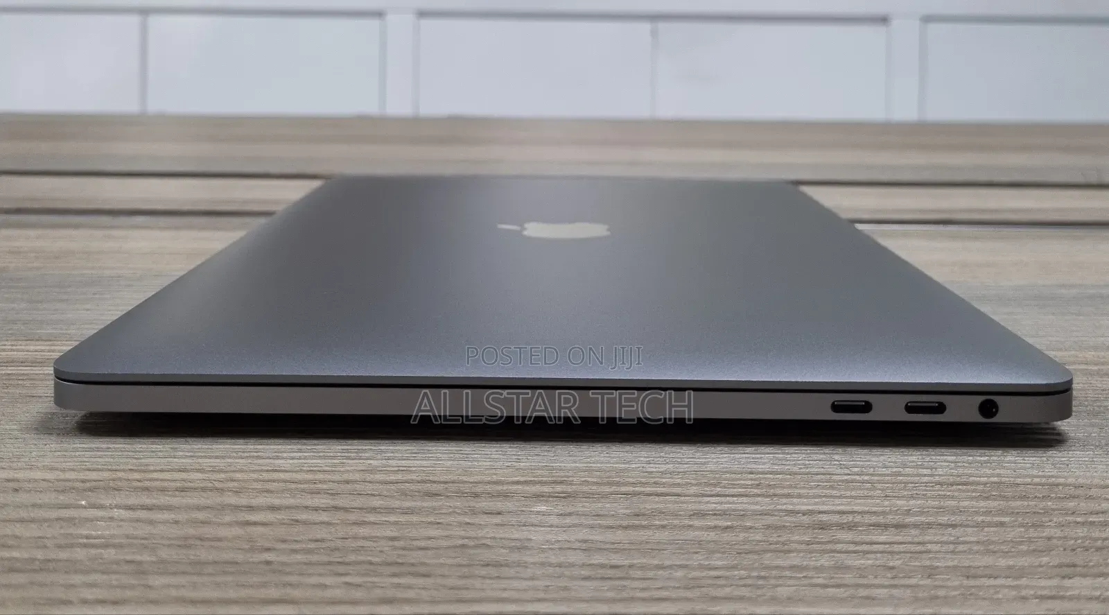 Laptop Apple MacBook Pro 2018 16GB Intel Core I7 SSD 1T