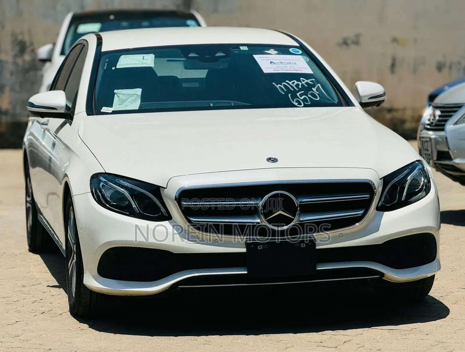 Mercedes-Benz E200 2017 Off white