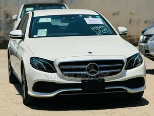 Mercedes-Benz E200 2017 Off white