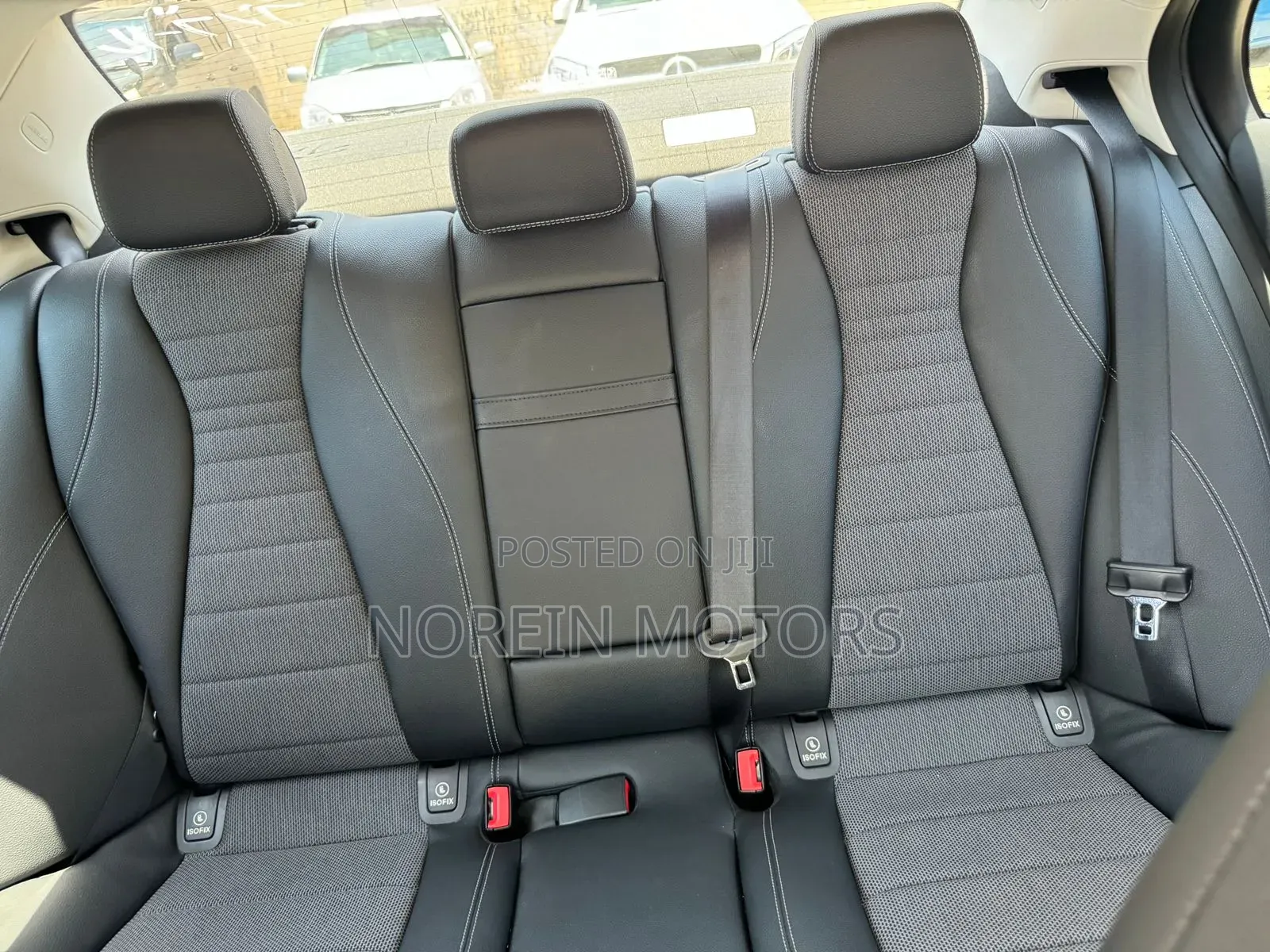 Mercedes-Benz E200 2017 Off white
