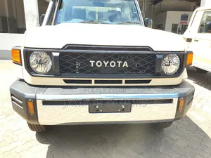 Toyota Land Cruiser 2018 Silver