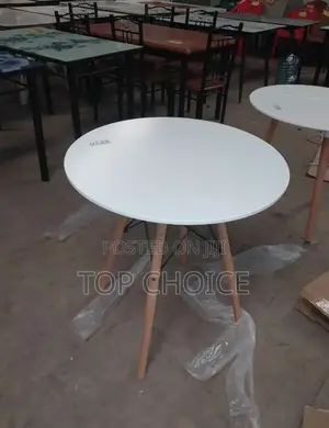 White Round Coffee / Dinning Table