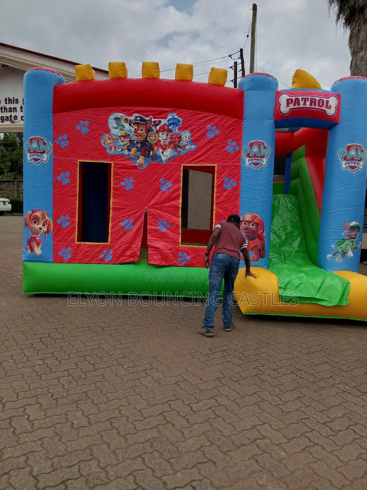Cleans Bouncing Castles Available For Hire!