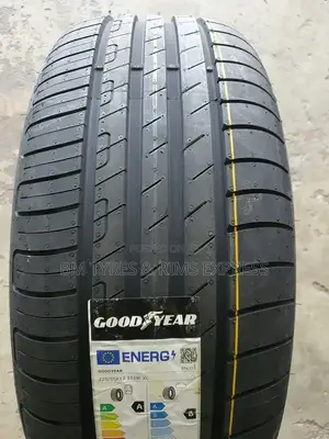 225 /55 R17 GOODYEAR. S.Africa.