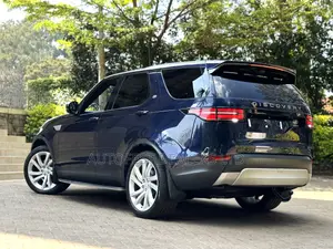 Land Rover Discovery 2017 Blue