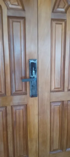 Smartlock Top Security for Apartment, Office and BNB