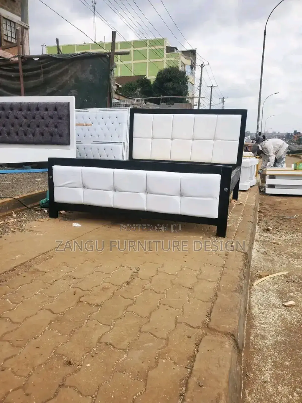 White Black Edged Mocket Bed