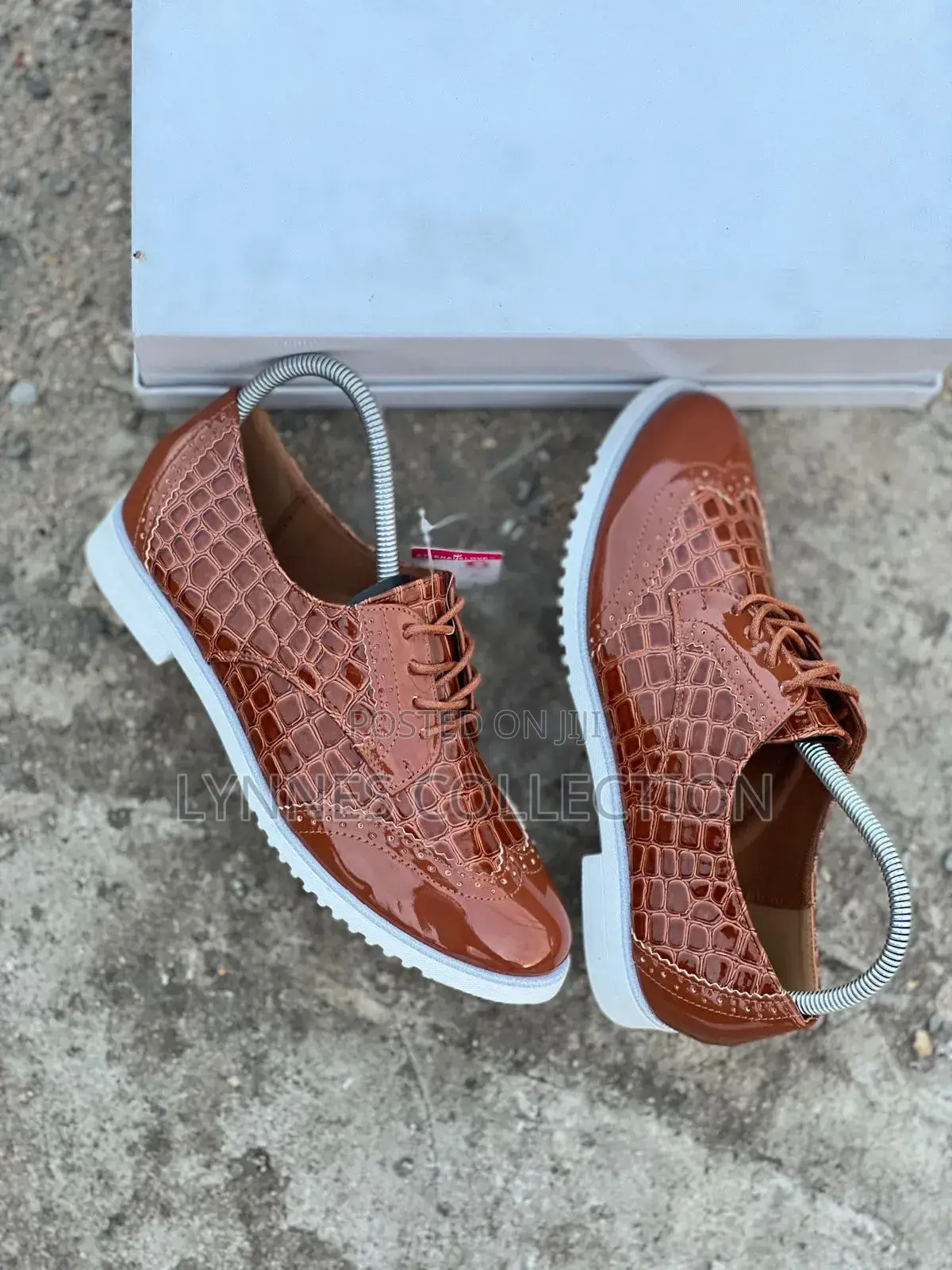 Brogues White Sole