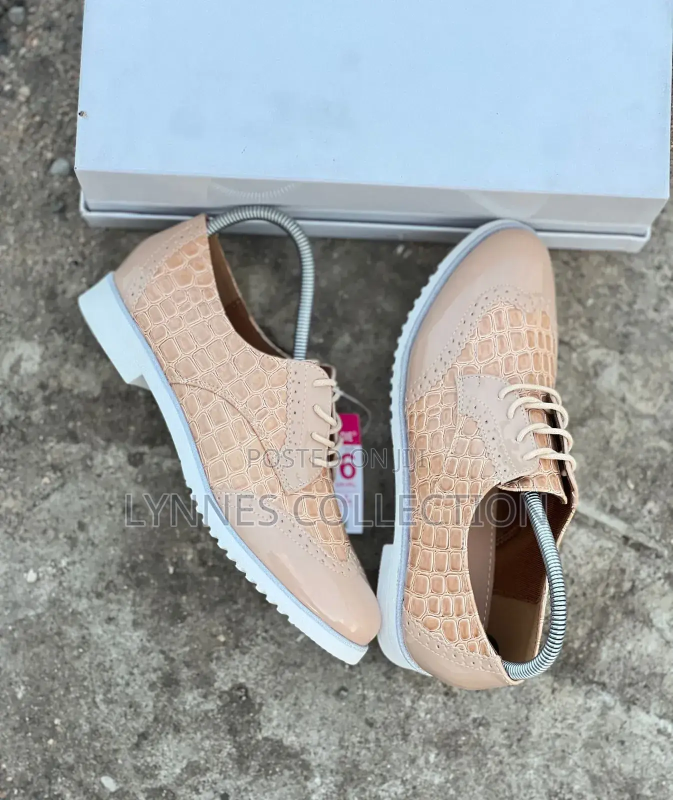 Brogues White Sole