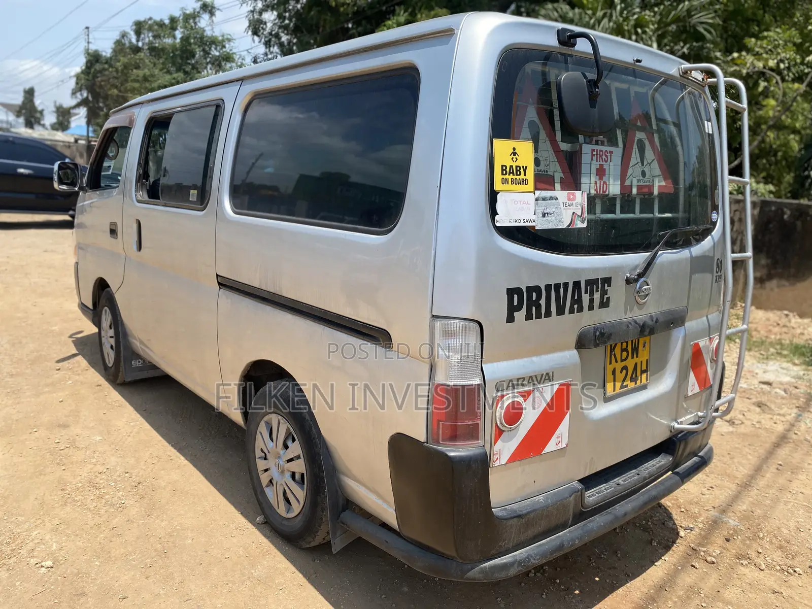 Nissan Caravan (Urvan) 2000 Silver