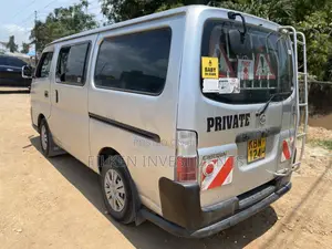 Nissan Caravan (Urvan) 2000 Silver