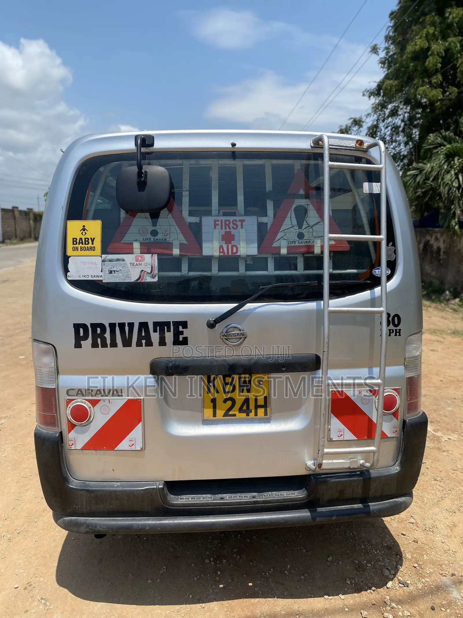 Nissan Caravan (Urvan) 2000 Silver