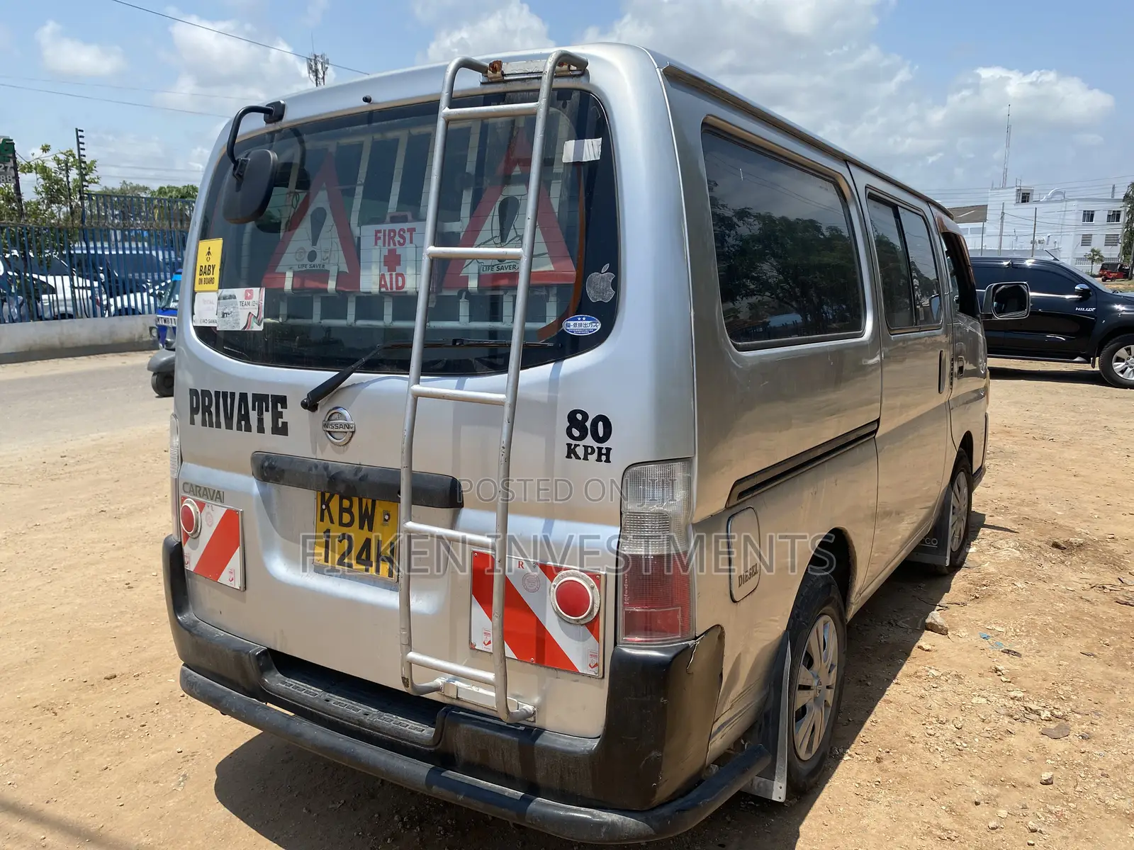 Nissan Caravan (Urvan) 2000 Silver