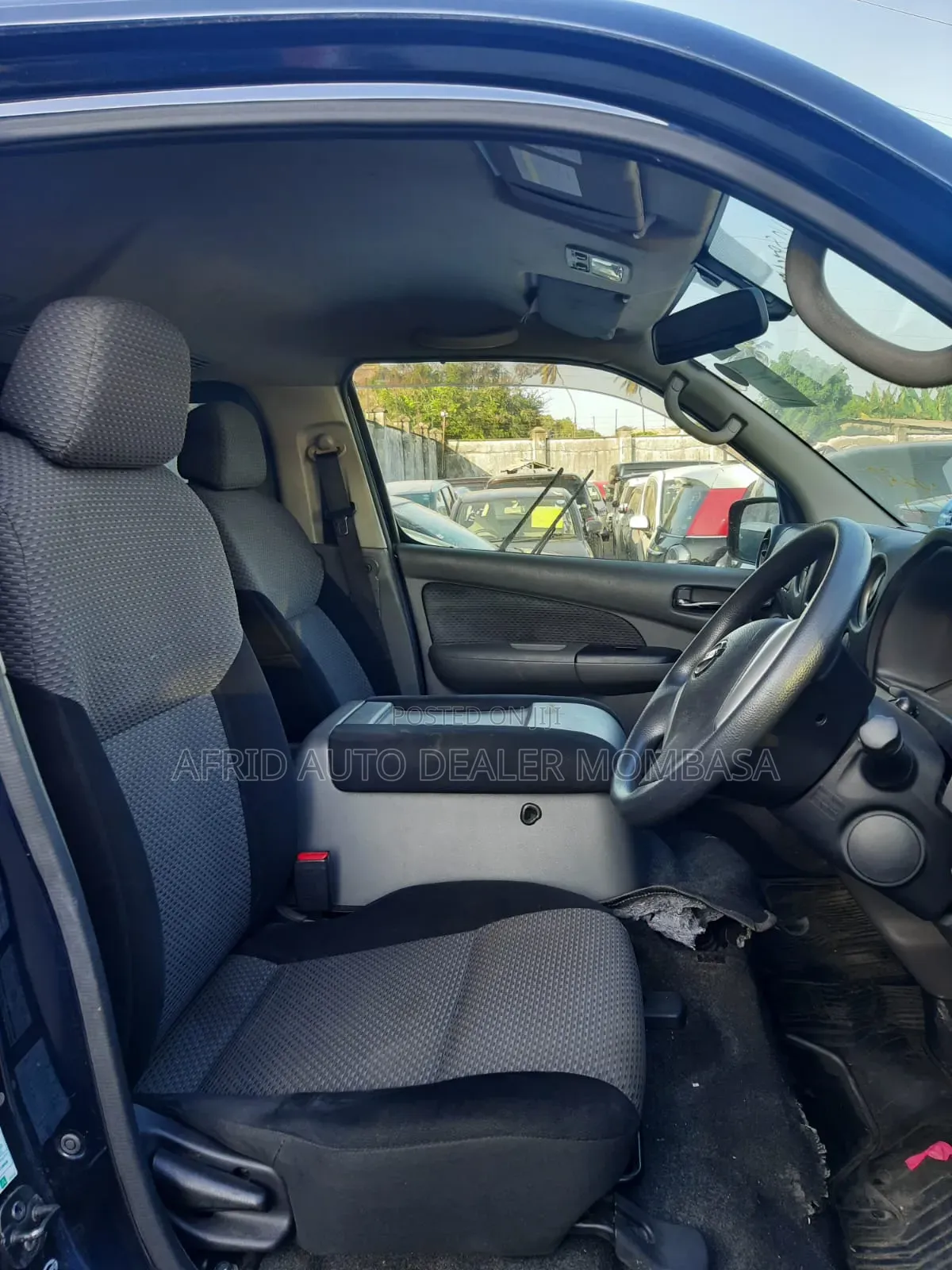Nissan Caravan (Urvan) 2017 Black
