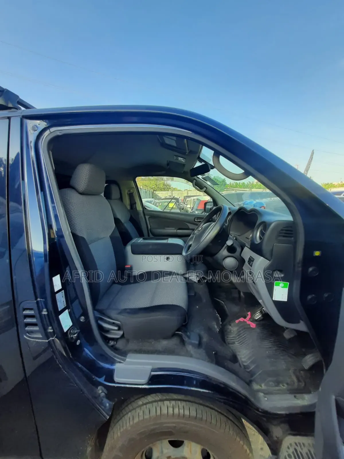 Nissan Caravan (Urvan) 2017 Black