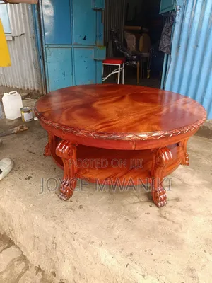 Mahogany Coffee Table, 43 Inches Diameter 