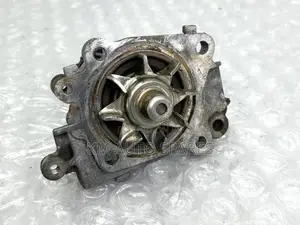 Mitsubishi 4G93 Water Pump for Pajero Io, Galant, Mirage.