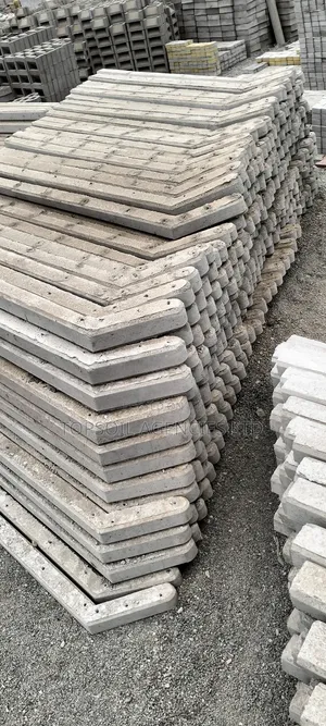 Concrete Fencing Post With Steel Inside