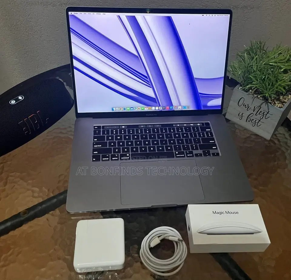 Laptop Apple MacBook Pro 64GB Intel Core I9 SSD 512GB