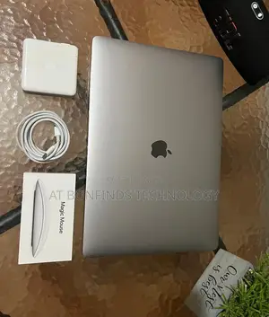 Laptop Apple MacBook Pro 64GB Intel Core I9 SSD 512GB