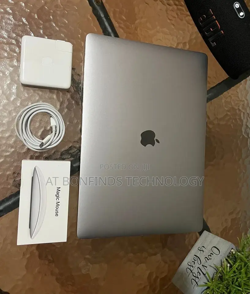 Laptop Apple MacBook Pro 64GB Intel Core I9 SSD 512GB