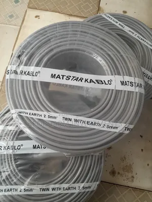 Twin With Earth 2.5mm2 Cable, 3-Core, 90m; Mt019