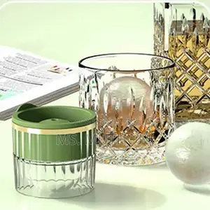 2 in 1 Ice Cube Maker With Tray and Ball Make