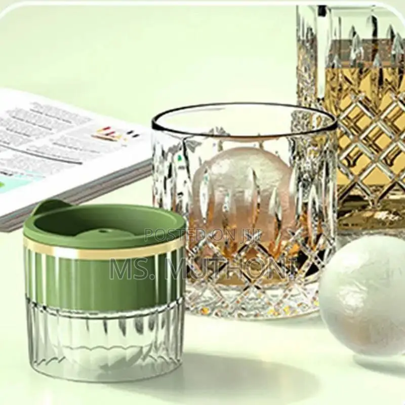 2 in 1 Ice Cube Maker With Tray and Ball Make