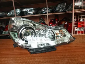 RHS Headlight Y12 Zenontype Complete With Computer Bulbs