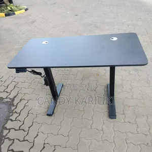 1.4m Adjustable Computer Desk