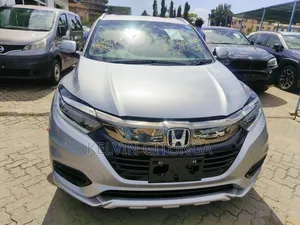 Honda Vezel 2017 Silver