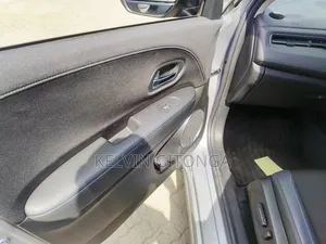Honda Vezel 2017 Silver