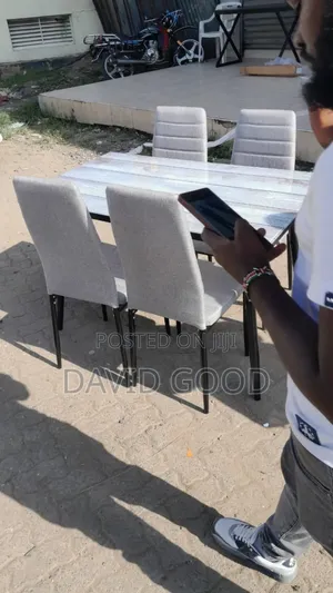 Dinning Table With 4 Chair