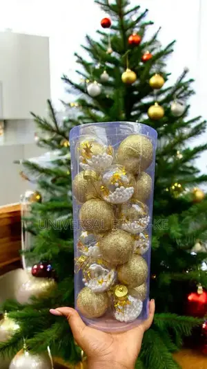 24pcs Christmas Balls With White Pebbles