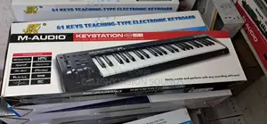 M-Audio 61 Key Teaching-Type Electronic Keyboard