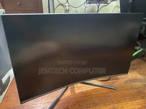 U32R590 Samsung 32" UHD Curved (1500R) Frameless Monitor