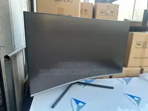 Samsung U32R590 32" UHD Frameless Curved Monitor (1500R)