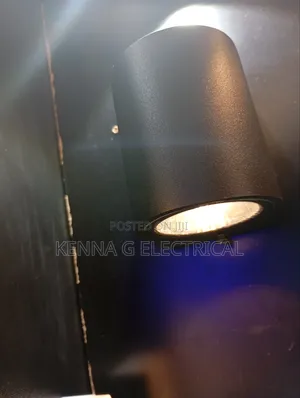 Marion Wall Lamp Black Up and Down