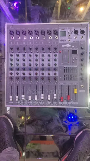 Powered Mixer 8ch Soundcraft