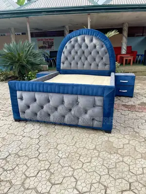 Beautiful 4by6 Bed/Tufted Bed