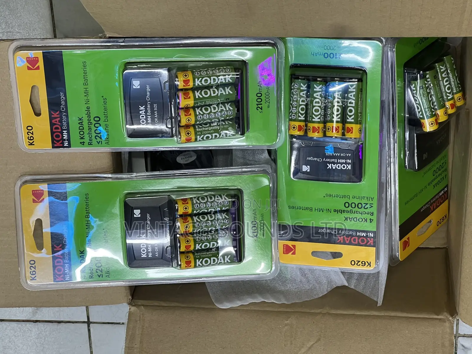 Kodak AA Rechargeable Batteries 4(Pcs) Charger 