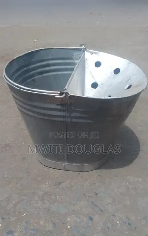 Geogeous Metallic Bucket