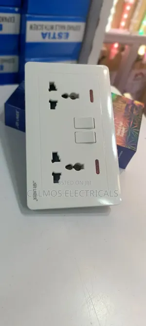 Twin Sockets Universal