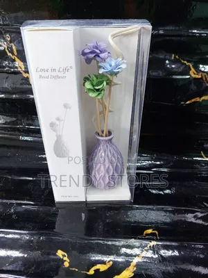 Purple Ceramic Vase Diffuser With Flower